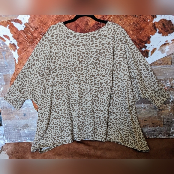 La Miel Leopard Print Drop Shoulder Tee - Picture 11 of 16